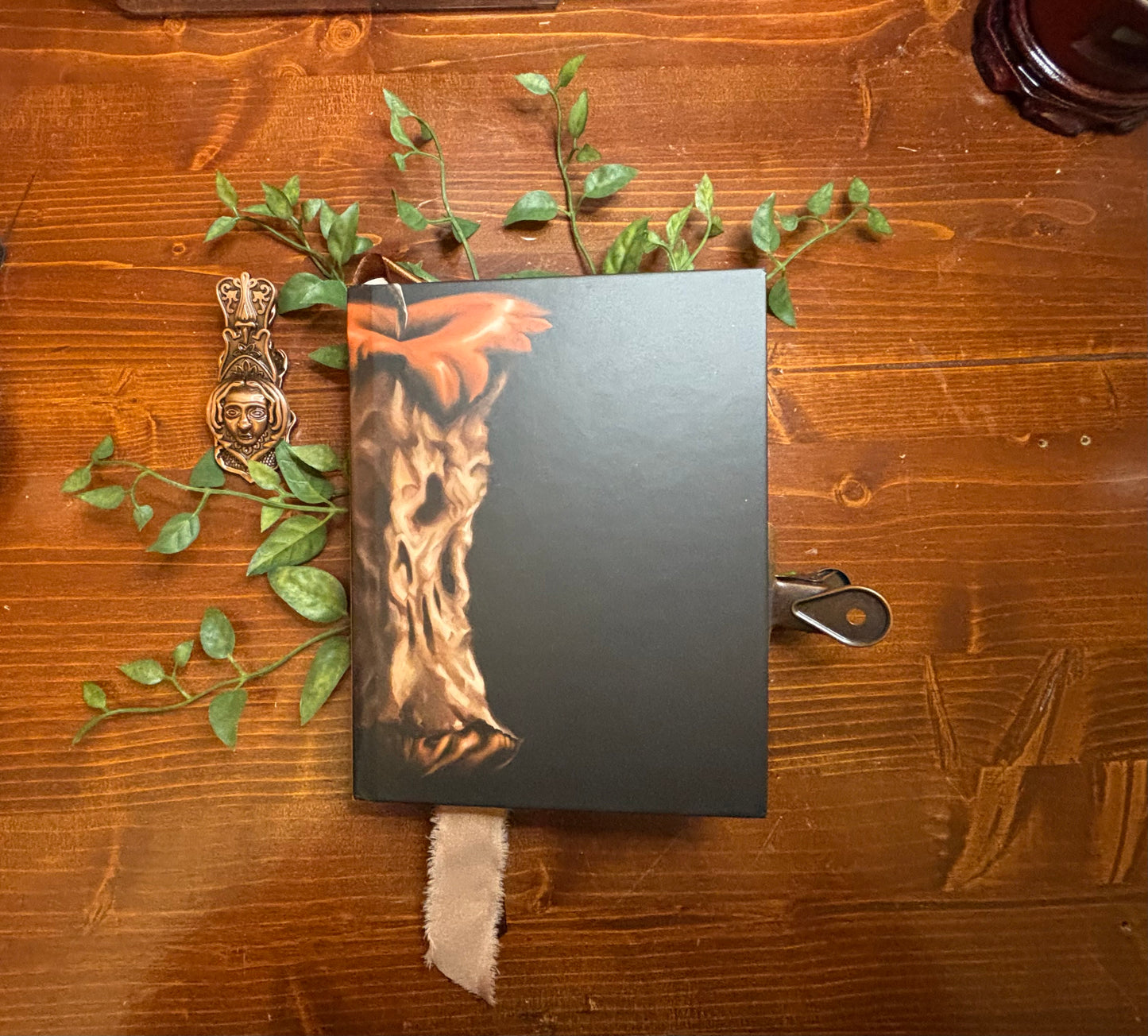 The Odd Sisters -A Tale of Three Witches -Valentino