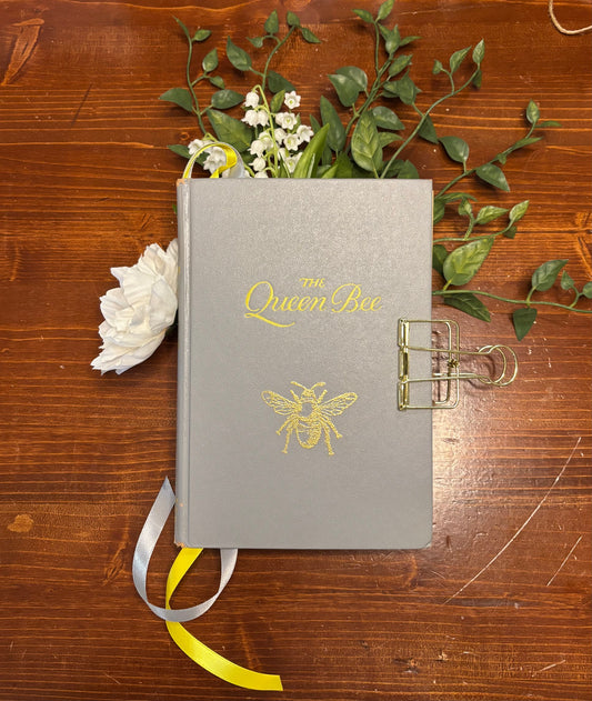 The Queen Bee -Edna Lee c.1943