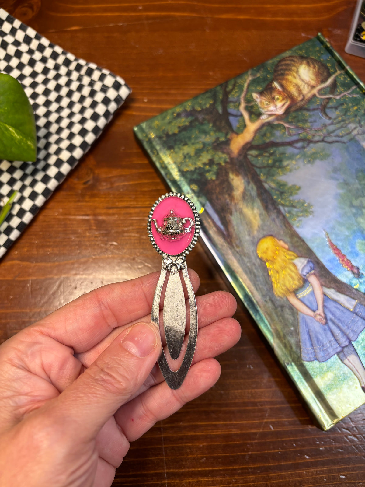 Collectible ‘Tea Time’ Bookmark