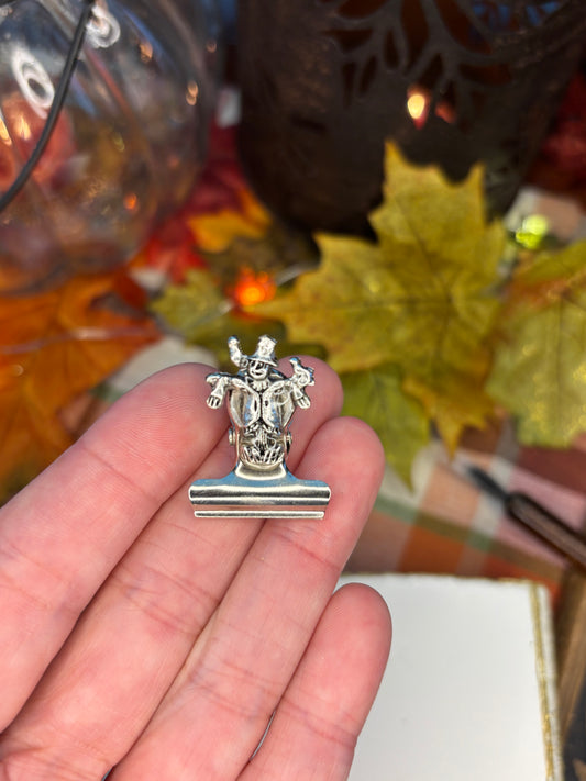 Not-So-Scary Scarecrow Bulldog Clip